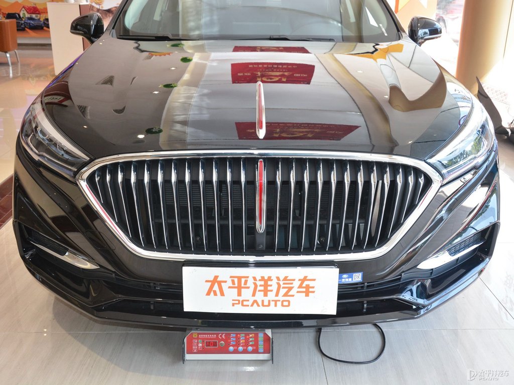 極夜黑紅旗H5經(jīng)典車頭外觀圖片