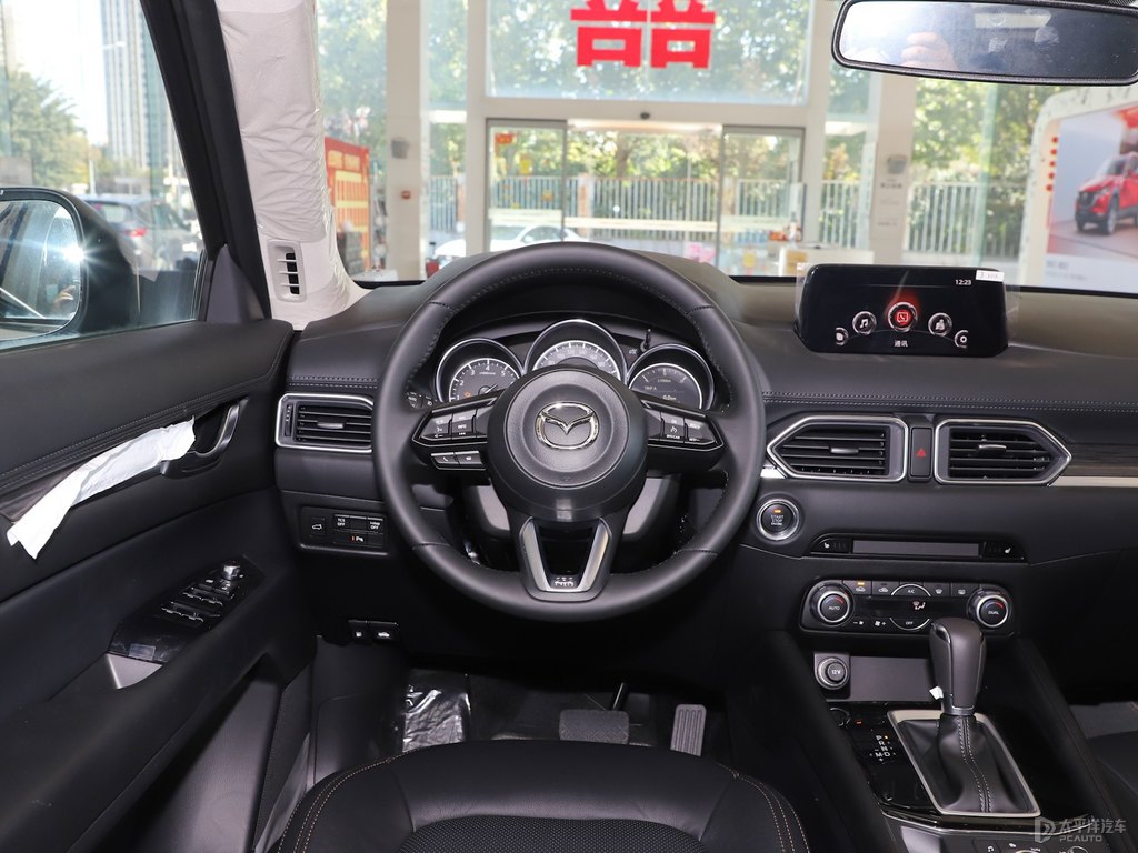 珠光白馬自達CX-5中控內飾圖片