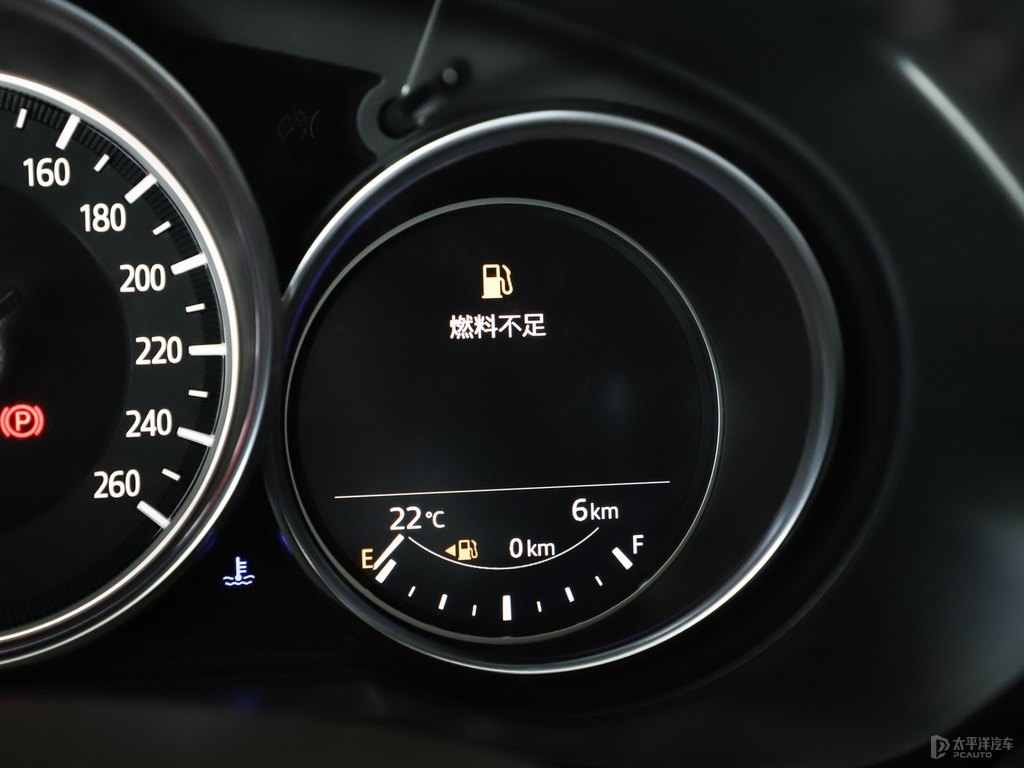 鉑鋼灰馬自達(dá)CX-5中控內(nèi)飾圖片