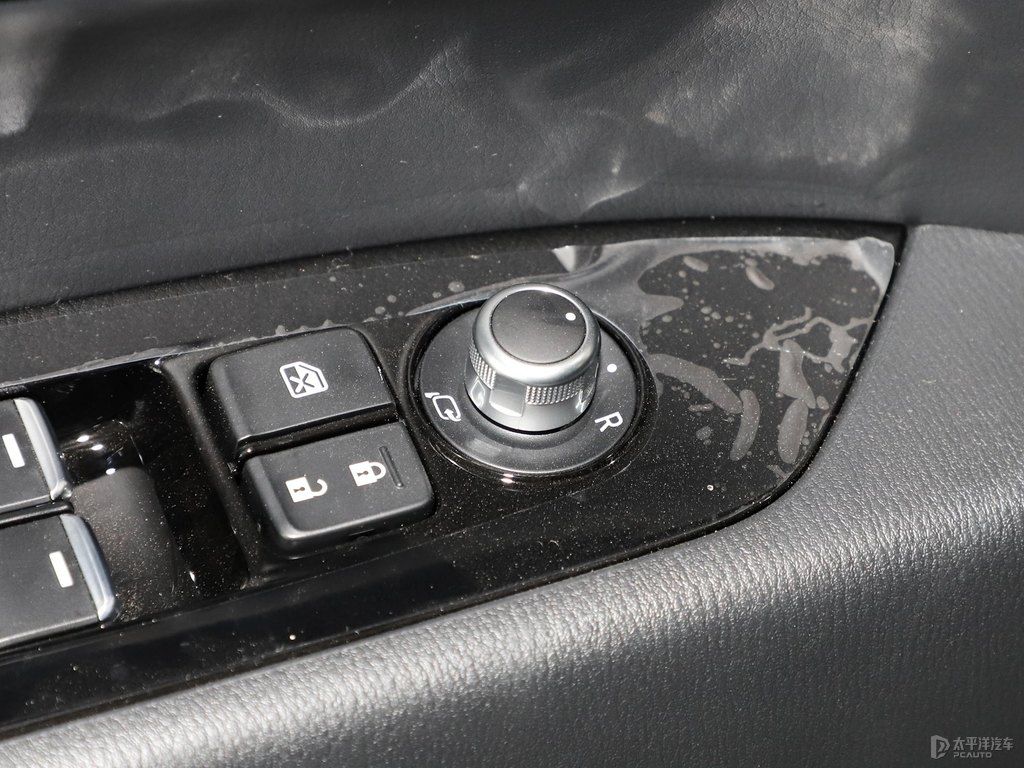 鉑鋼灰馬自達(dá)CX-5車廂內(nèi)飾圖片