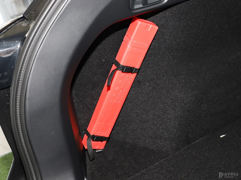 鉑鋼灰馬自達CX-5后備廂空間圖片