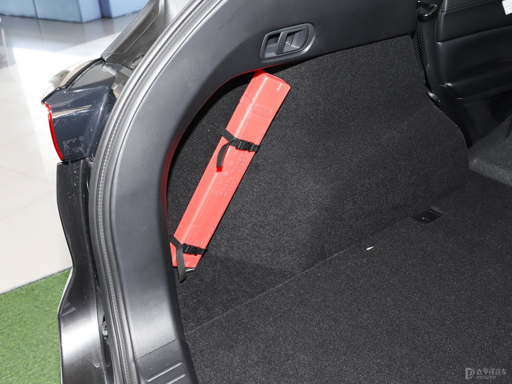鉑鋼灰馬自達(dá)CX-5后備廂空間圖片