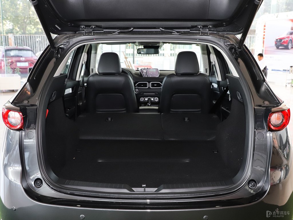 鉑鋼灰馬自達(dá)CX-5后備廂空間圖片