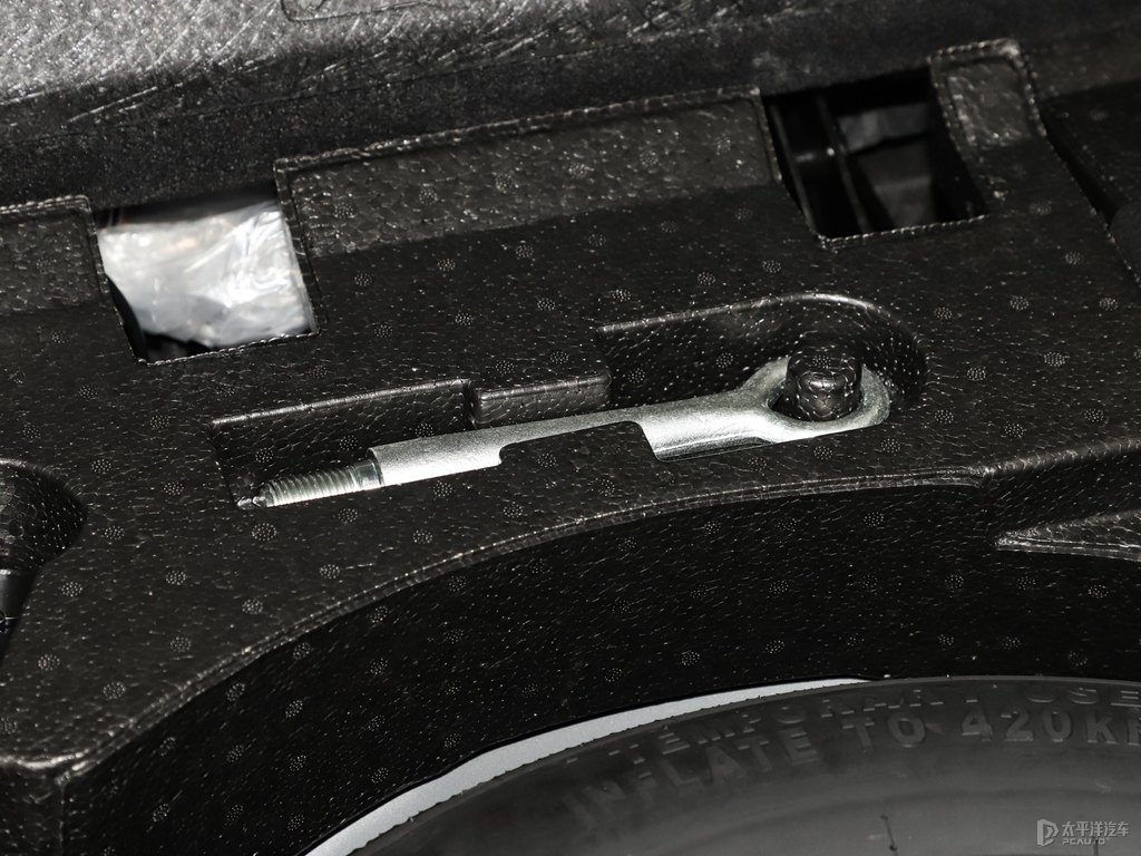 鉑鋼灰馬自達(dá)CX-5后備廂空間圖片