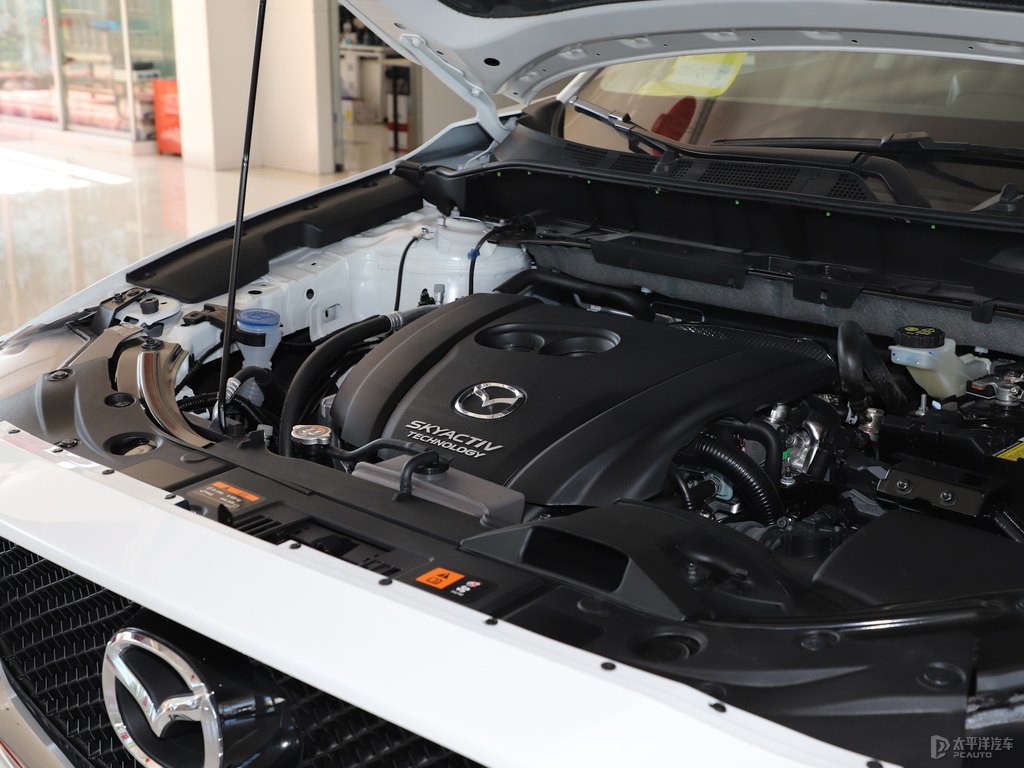 珠光白馬自達(dá)CX-5發(fā)動(dòng)機(jī)其它細(xì)節(jié)圖片
