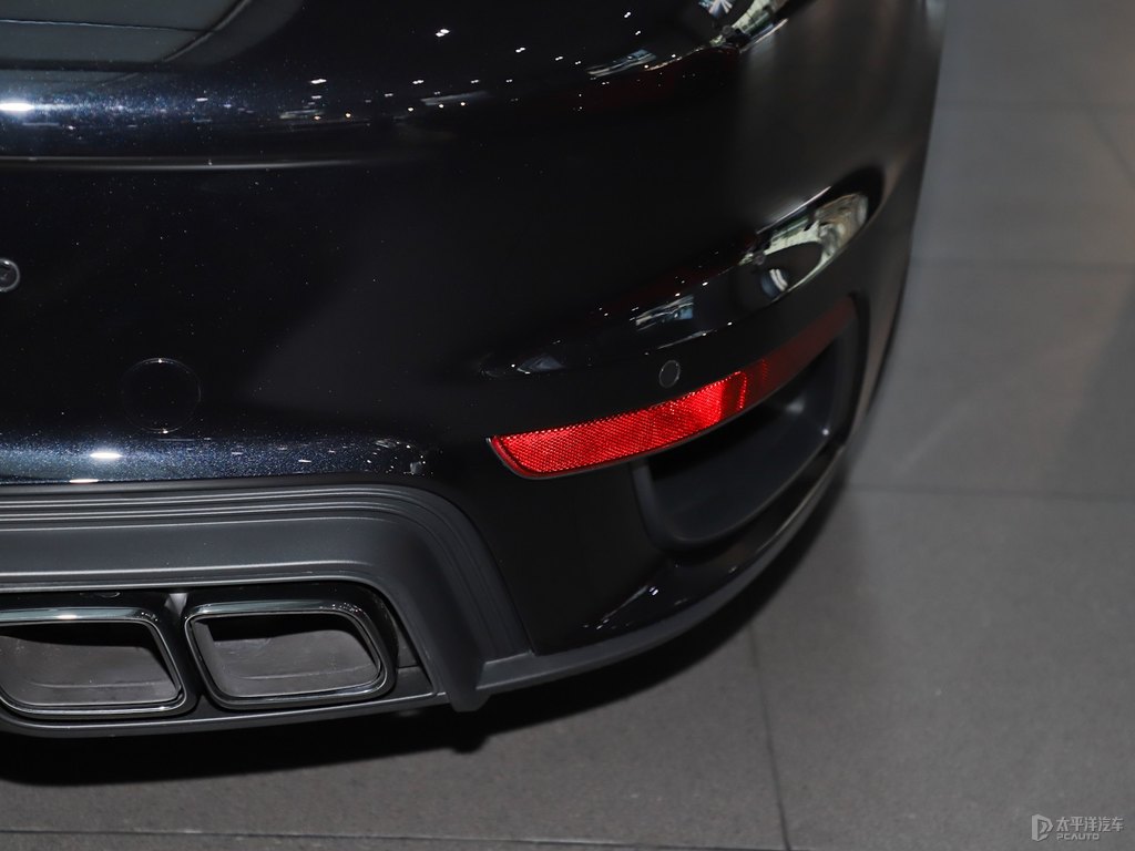黑色保時捷911車尾外觀圖片