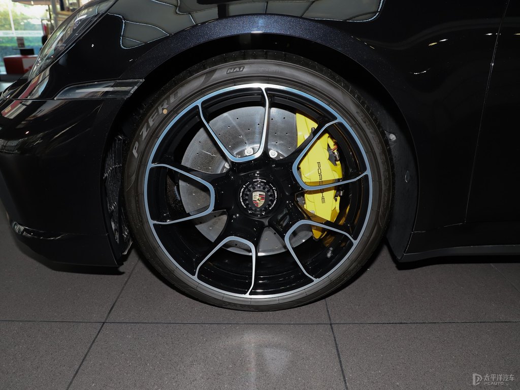黑色保時捷911車身外觀圖片