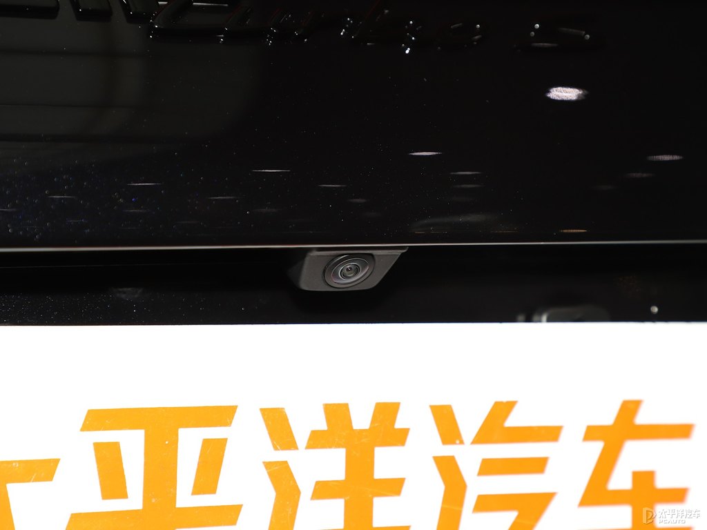 黑色保時(shí)捷911車尾外觀圖片