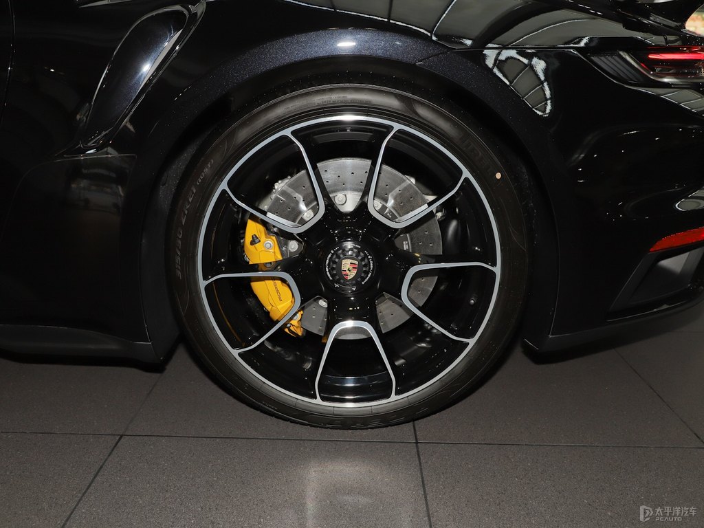 黑色保時(shí)捷911車身外觀圖片