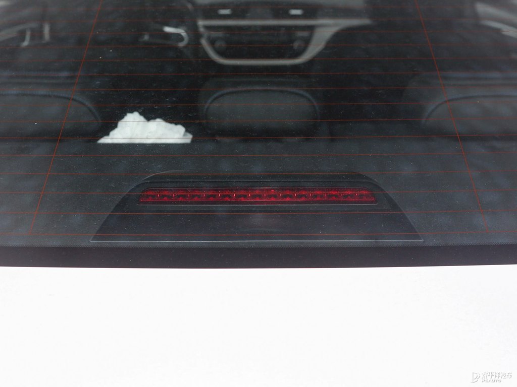冰晶白帝豪新能源車(chē)尾外觀圖片