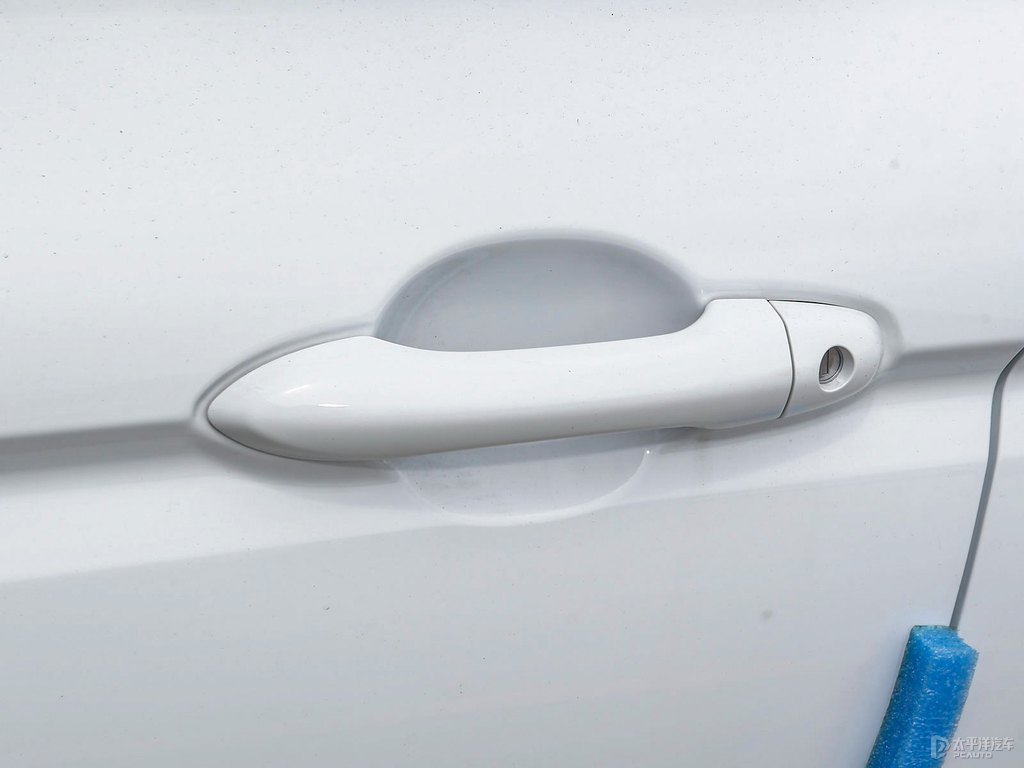 冰晶白帝豪新能源車身外觀圖片