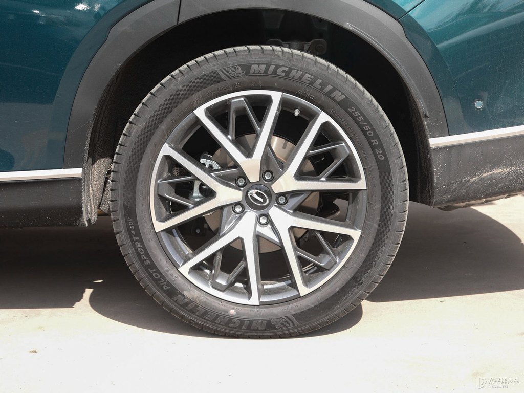 墨璽綠傳祺GS8車身外觀圖片