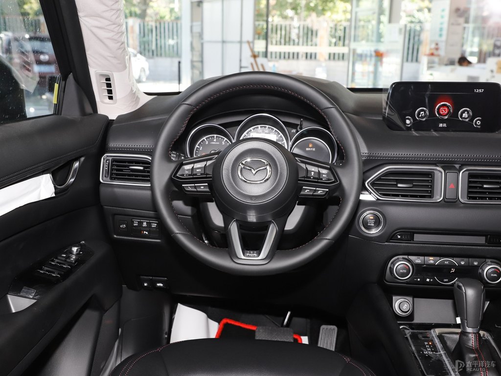 鉑鋼灰馬自達(dá)CX-5中控內(nèi)飾圖片
