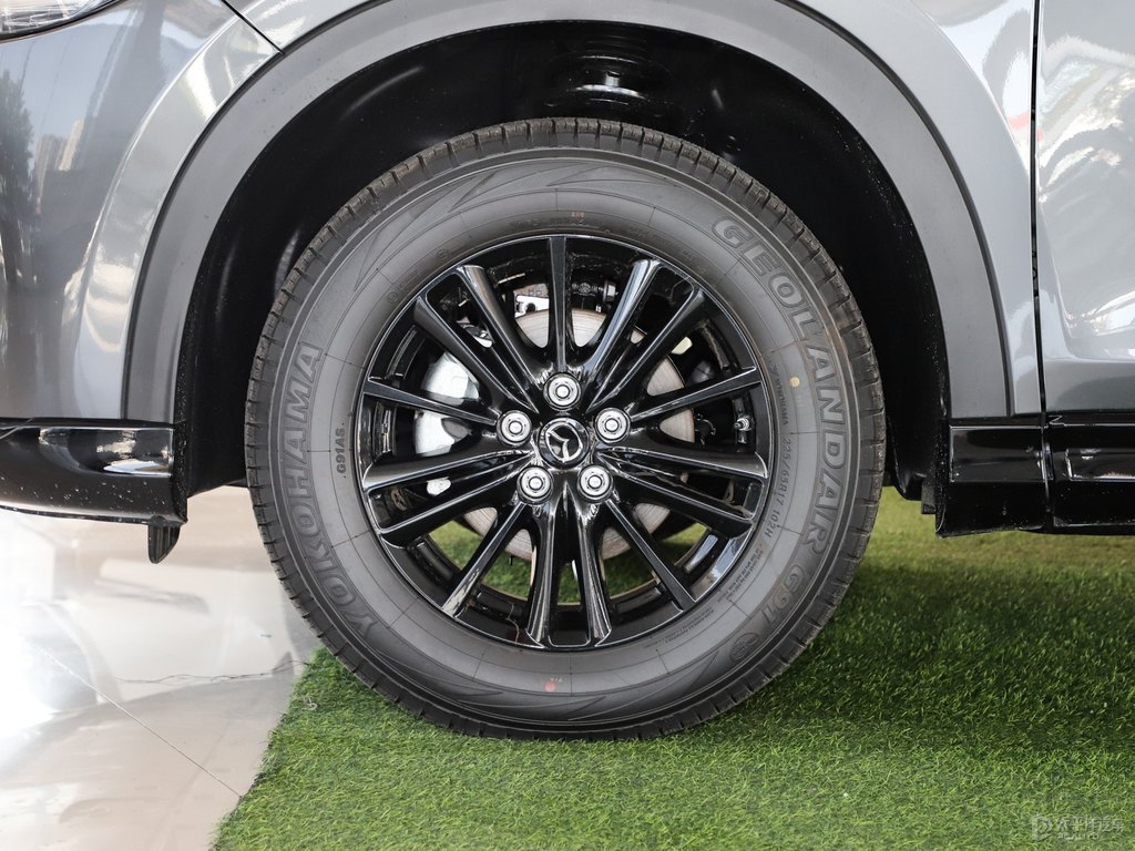 鉑鋼灰馬自達(dá)CX-5車(chē)身外觀圖片