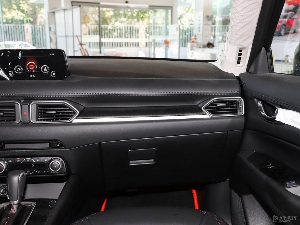 鉑鋼灰馬自達(dá)CX-5中控內(nèi)飾圖片