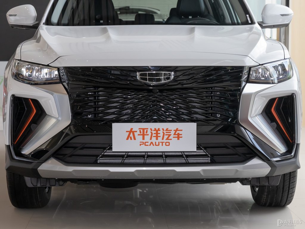 颯爽白博越車頭外觀圖片