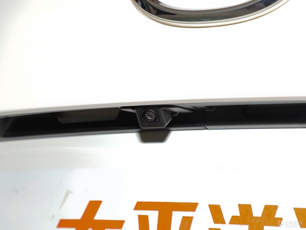 珠光白馬自達(dá)CX-5車尾外觀圖片