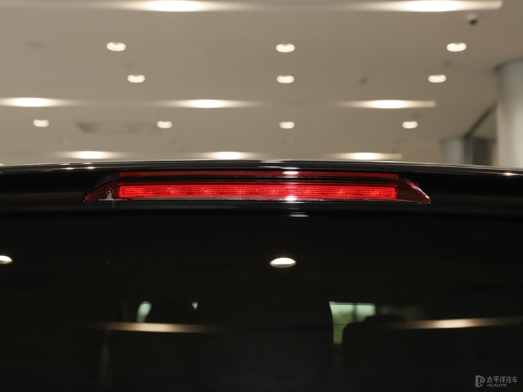曜石黑奔馳V級(jí)車(chē)尾外觀圖片