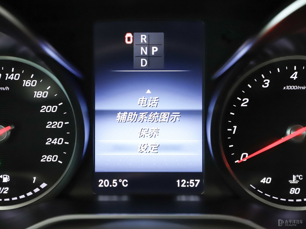 曜石黑奔馳V級(jí)中控內(nèi)飾圖片