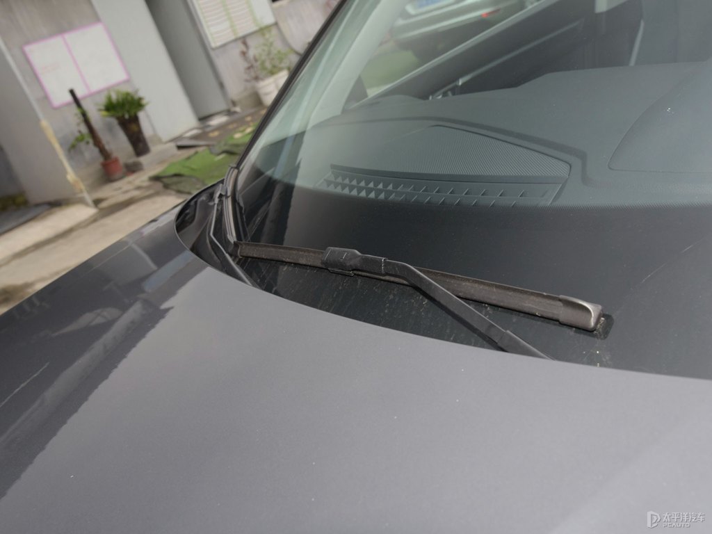 天云灰奧迪Q3車身外觀圖片