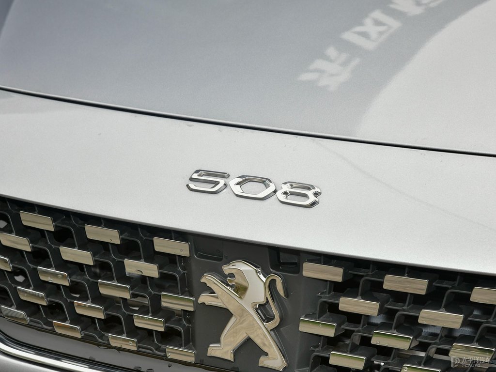銀翼灰標(biāo)致508車頭外觀圖片