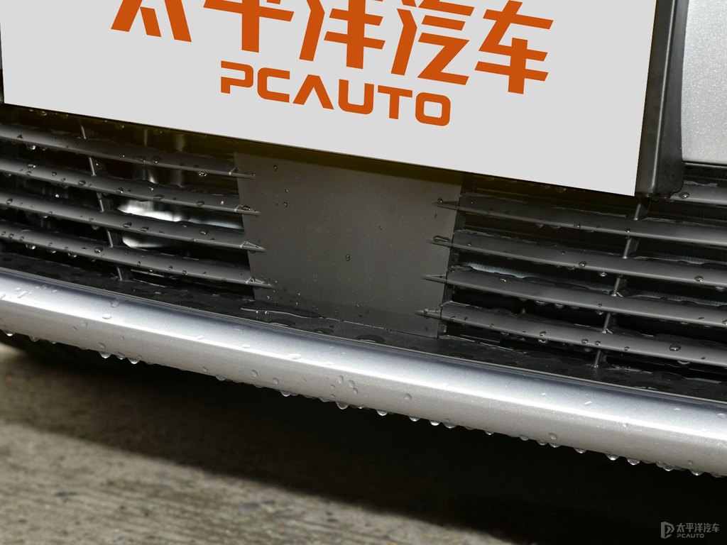 銀翼灰標(biāo)致508車頭外觀圖片