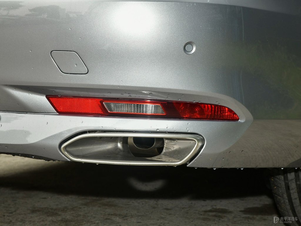 銀翼灰標(biāo)致508車尾外觀圖片