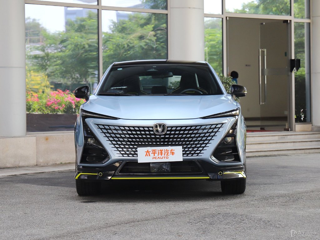 碧空藍(lán)長(zhǎng)安UNI-T整車外觀外觀圖片