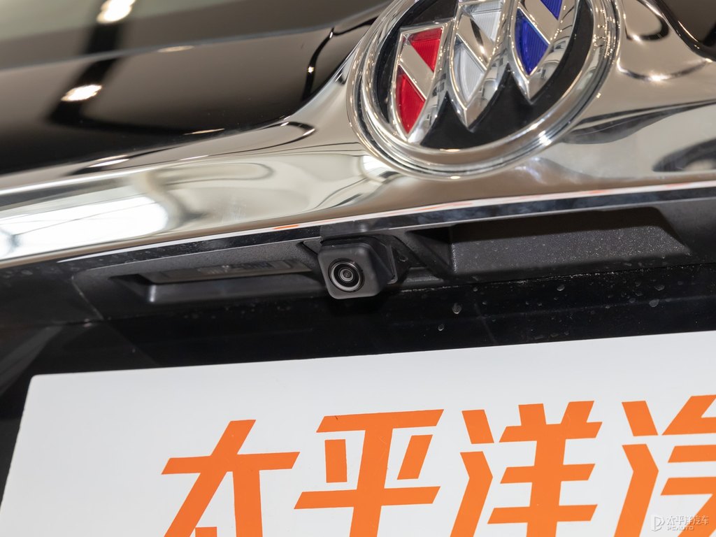 墨玉黑昂科威車(chē)尾外觀圖片