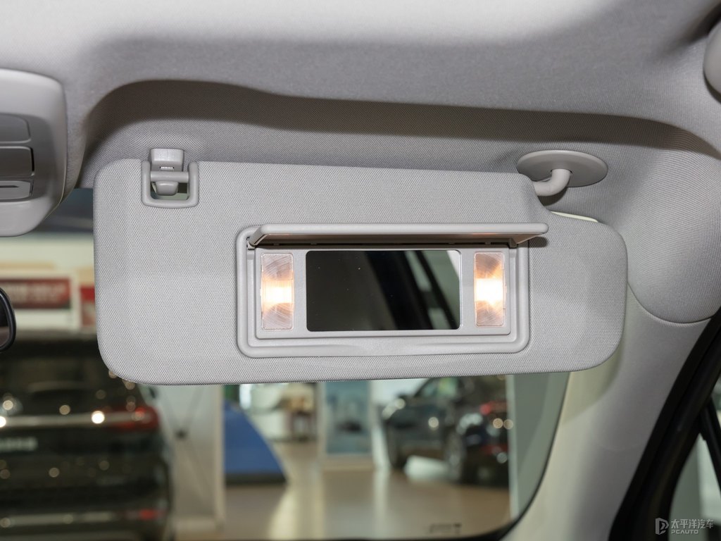 墨玉黑昂科威車廂內(nèi)飾圖片