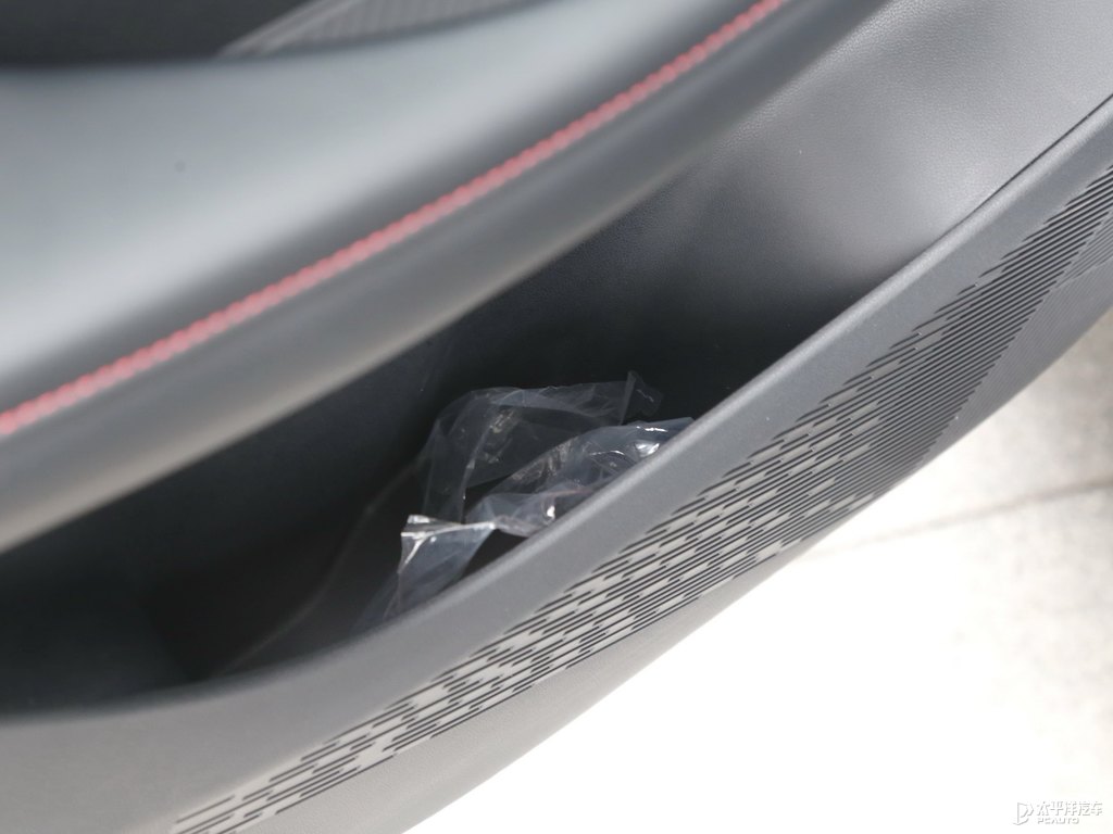 榮威RX5 MAX車廂內(nèi)飾圖片