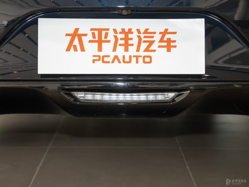 御瓷青君越車尾外觀圖片