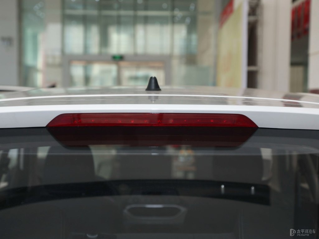 糖果白寶駿510車(chē)尾外觀圖片