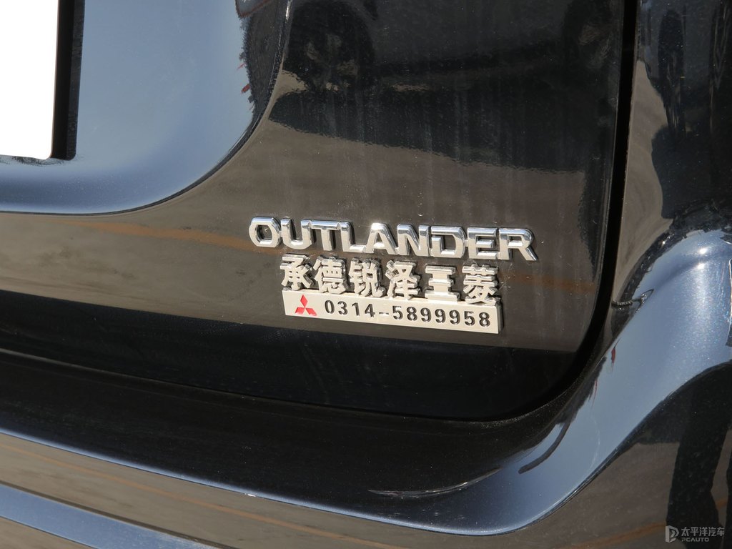 珍珠黑歐藍(lán)德車尾外觀圖片