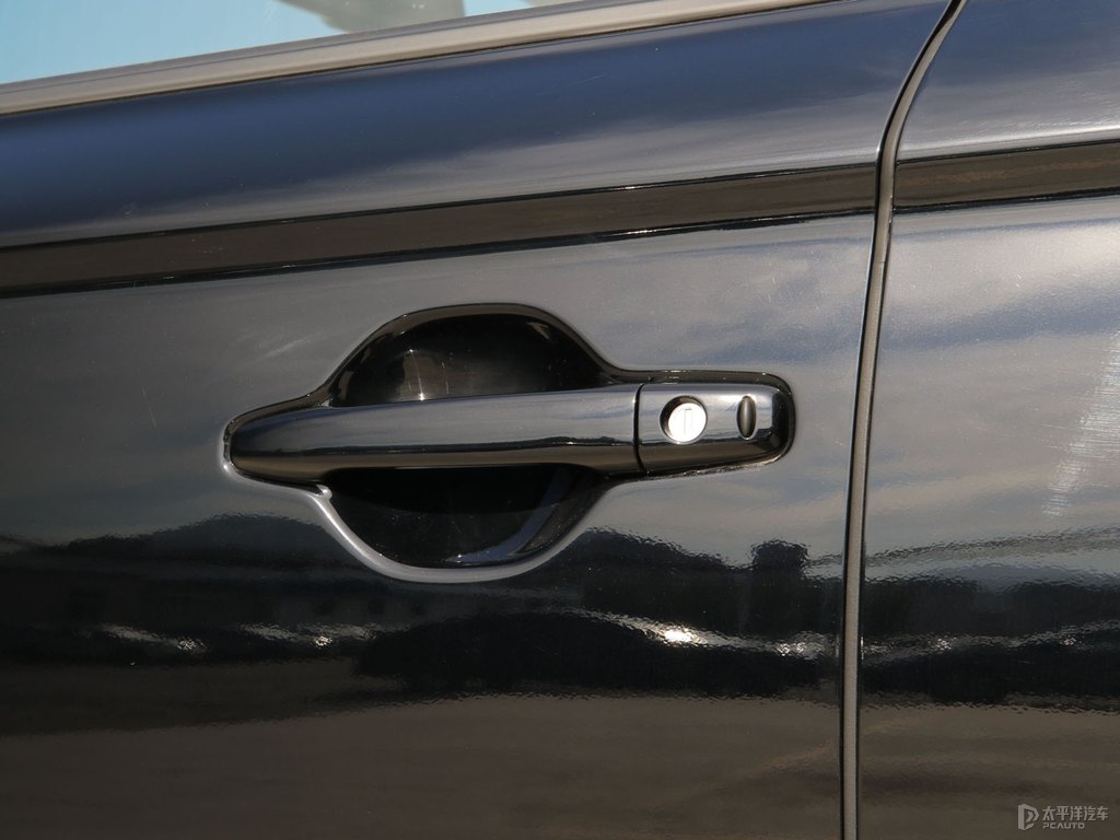 珍珠黑歐藍(lán)德車身外觀圖片
