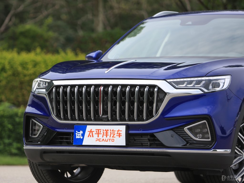 榮耀藍紅旗HS5車頭外觀圖片
