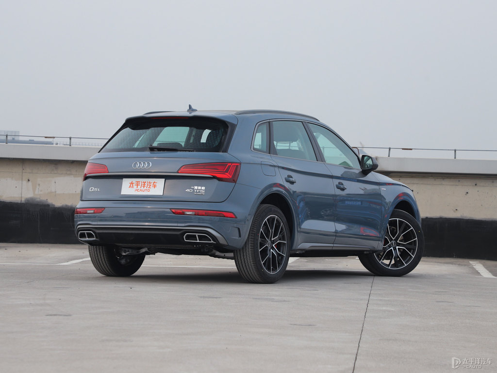 凱莫拉灰奧迪Q5L整車外觀外觀圖片