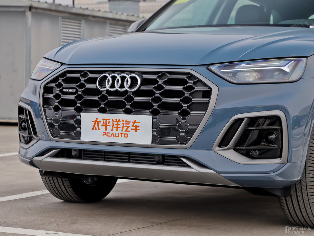 凱莫拉灰?jiàn)W迪Q5L車頭外觀圖片