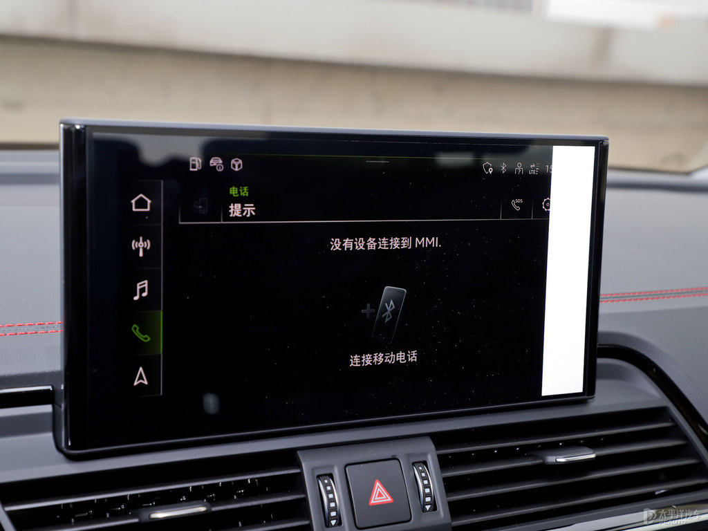 凱莫拉灰奧迪Q5L中控內(nèi)飾圖片