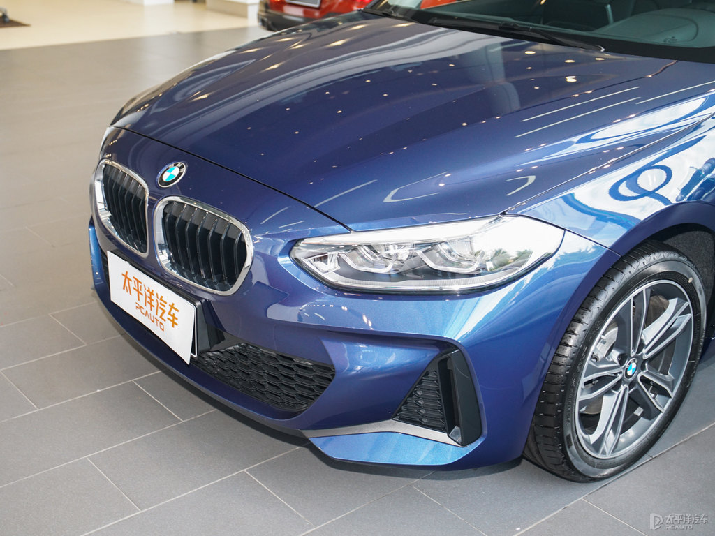 量子藍(lán)寶馬1系車頭外觀圖片