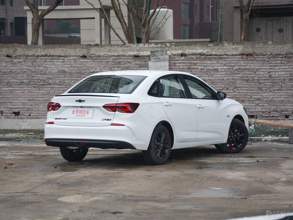 天真白科魯澤整車(chē)外觀外觀圖片
