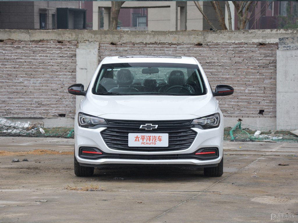 天真白科魯澤整車外觀外觀圖片