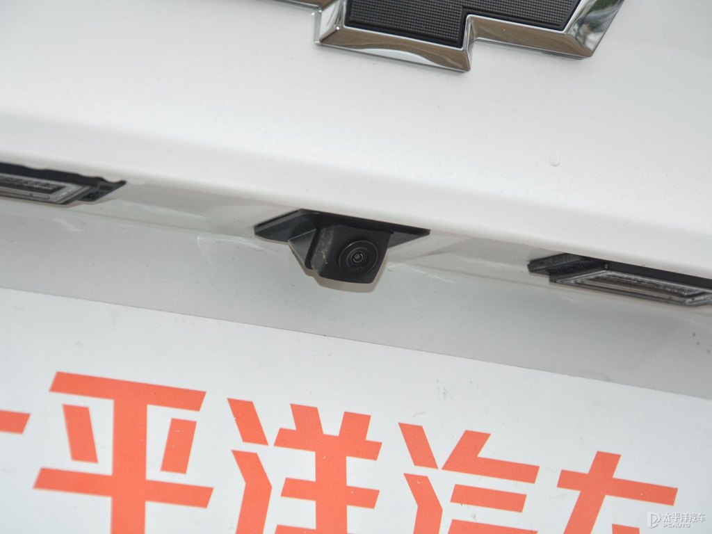 天真白科魯澤車尾外觀圖片