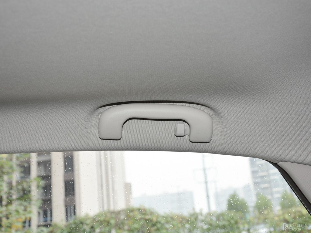 天真白科魯澤車廂內(nèi)飾圖片