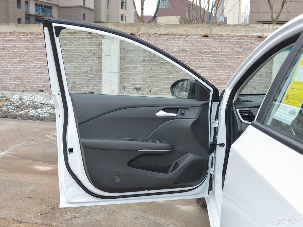 天真白科魯澤車廂內(nèi)飾圖片