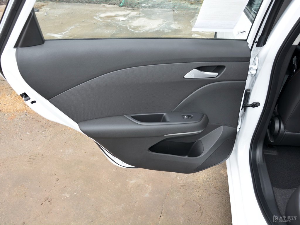 天真白科魯澤車廂內(nèi)飾圖片