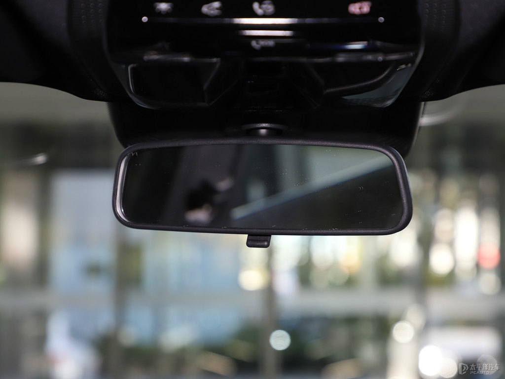石墨灰奔馳C級車廂內(nèi)飾圖片