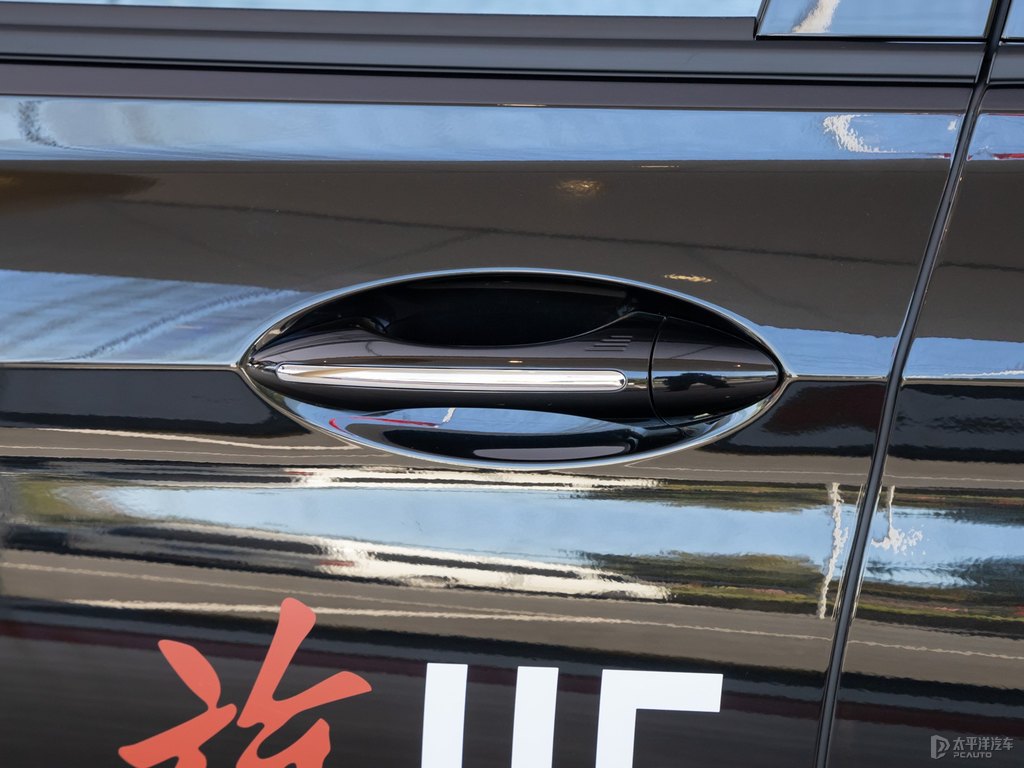 極夜黑紅旗H5經(jīng)典車身外觀圖片