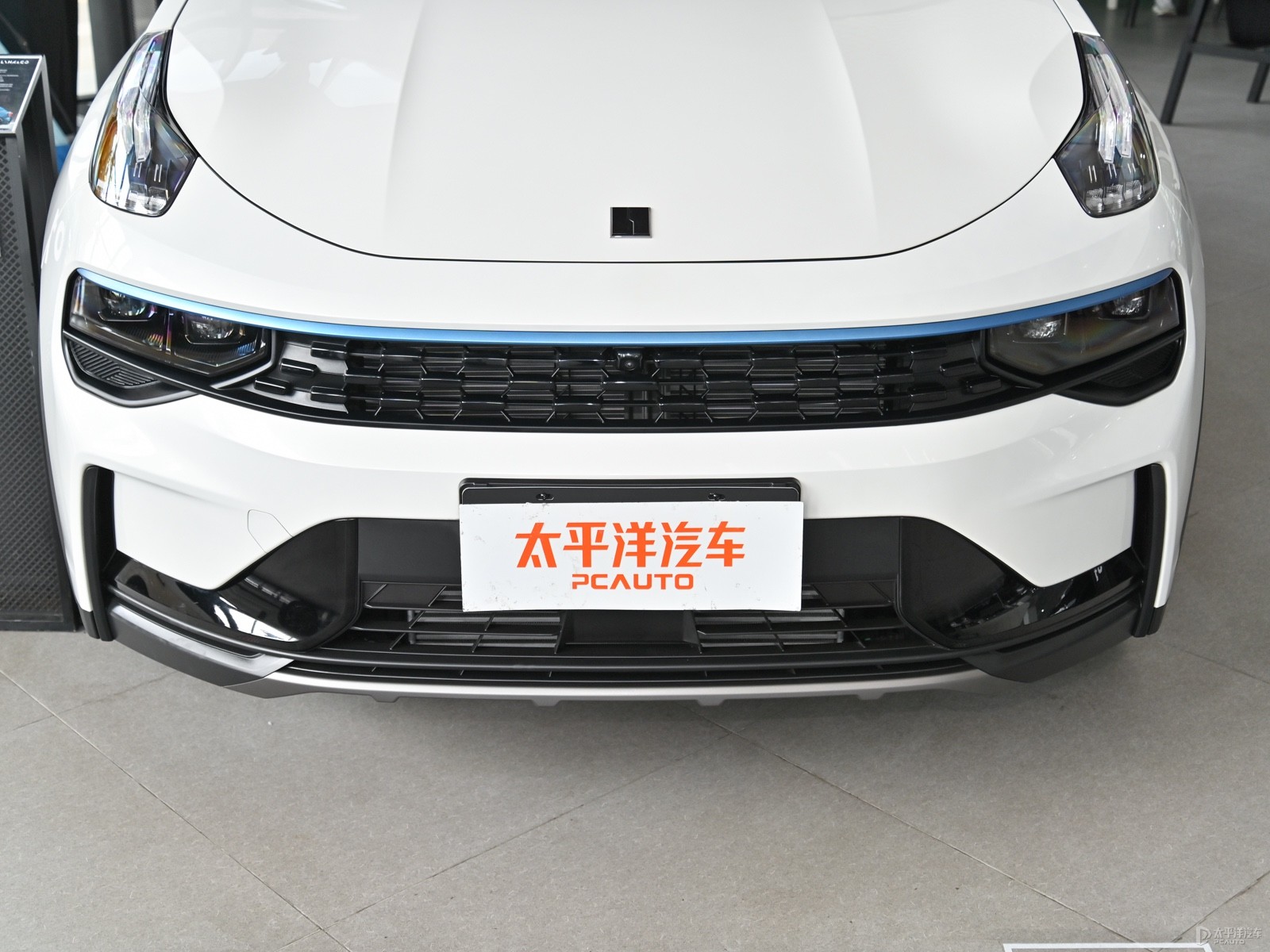 領(lǐng)克01外觀高清大圖