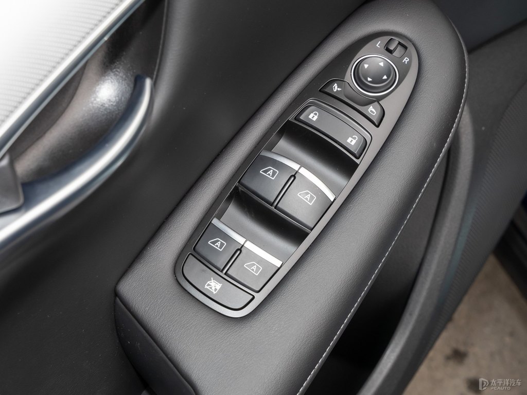 海浪藍(lán)英菲尼迪QX50車廂內(nèi)飾圖片